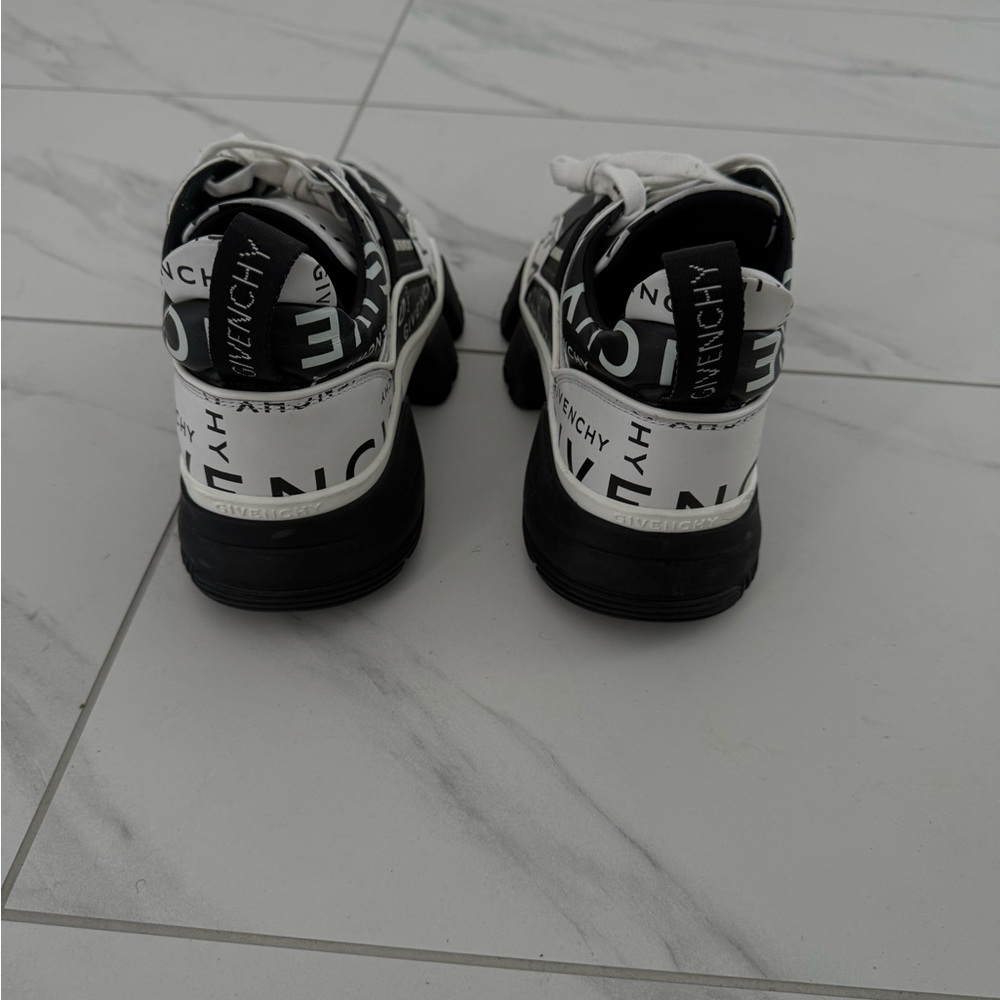 Givenchy Monochrome Logo Sneakers - Picture 3 of 5